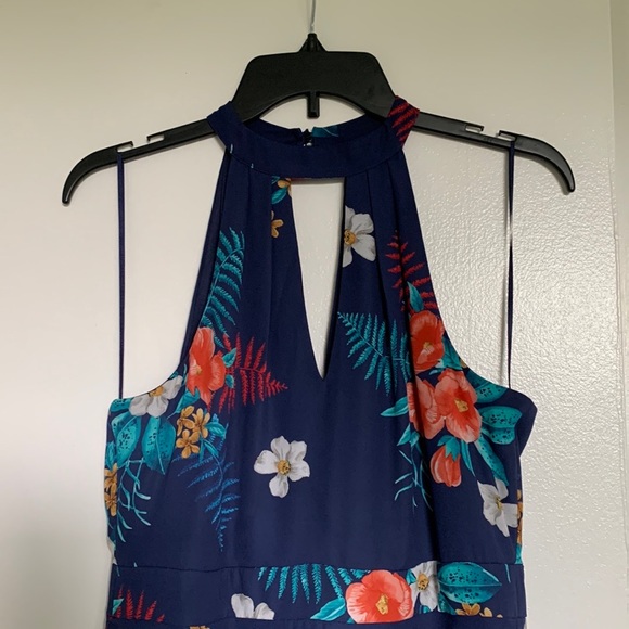 Express dress size 6 - Picture 2 of 3